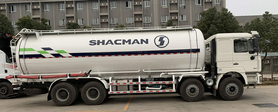 Shaanxi Shacman Spezialfahrzeuge Trockene Zementtransporte 8 Geschwindigkeit