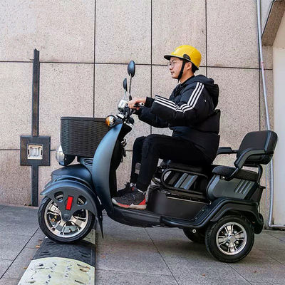Elektrofahrzeuge für den Haushalt mit vier Rädern Kleines Roller Dreisitzer-Elektrofahrzeuge für Erwachsene und ältere Menschen zur Freizeitnutzung